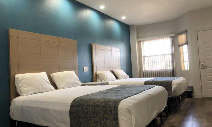 Harbor Hotel | Cali Inn