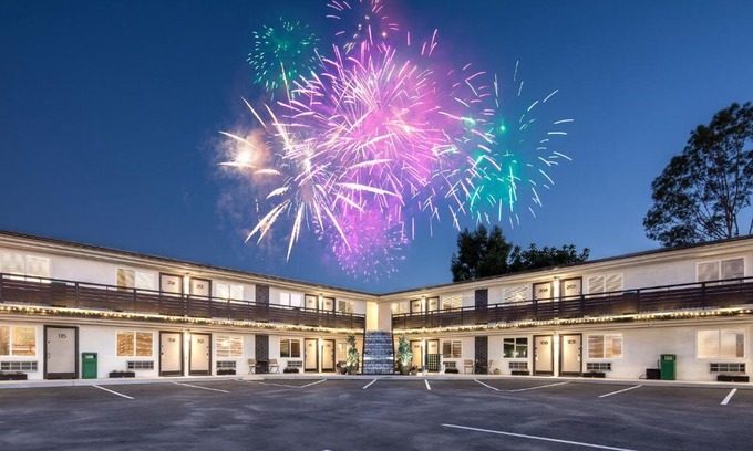 Anaheim Resort Hotel | California Inn