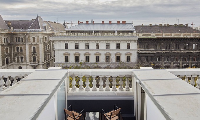 Terezvaros Hotel | Callas House
