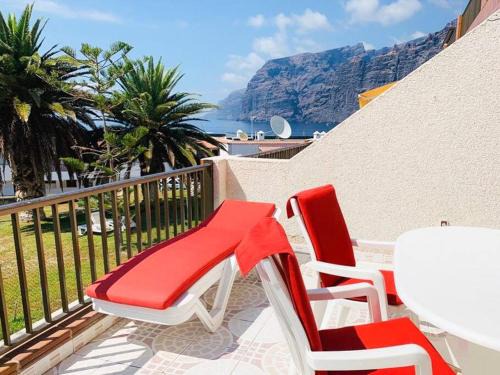 Los Gigantes Apartment | Calle Tamara 2-9