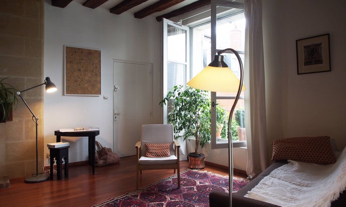 Old Town Apartment | Calm And Bright Apartment Rental, Tours Center, Cathedral