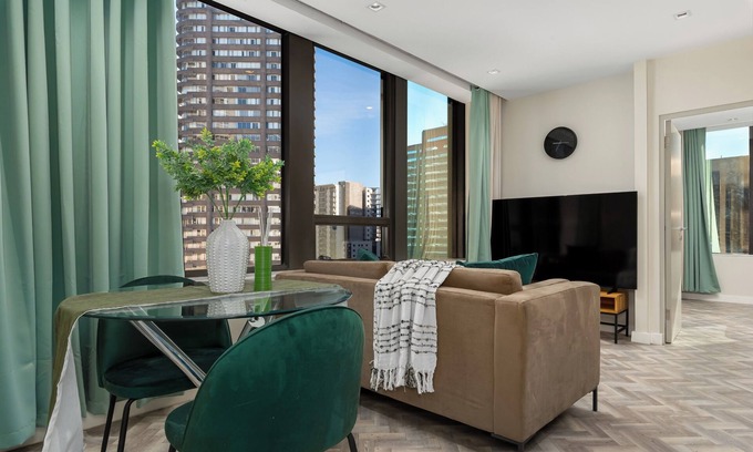 Flora Park Apartment | Calm and Contemporary 1-Bed with Views