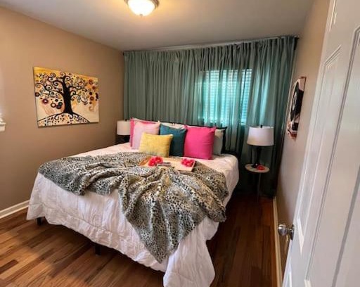 Clinton Township House | Calm & Cozy 3BR King Bed Free Wifi Washer & Dryer