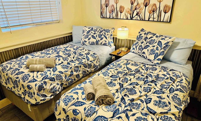 West University Apartment | Calm Light Stay3 Bedrooms/6 Beds