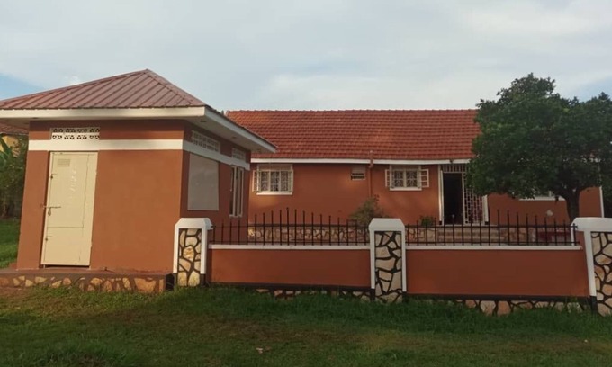Jinja Bed & Breakfast | Calm river inn