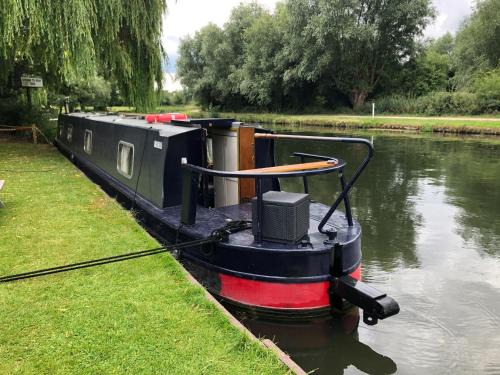 Cambridge City Centre Boat Rental | Cambridge Narrowboats - Beautiful Narrowboat Glyndwr