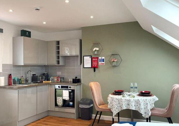 Cambridge House | Cambridge Studios and Suites by Tas Accommodations