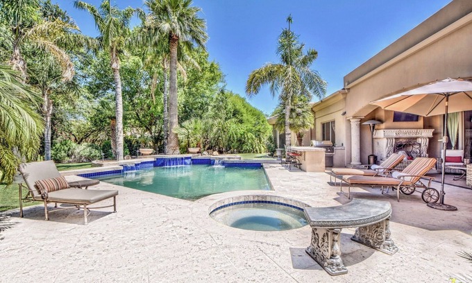 Paradise Valley House | Camelback Compound - 8 BR all ensuites. Heated Pool & Spa, Golf & 2 Guest Houses