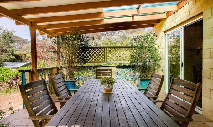 Margaret River House | Camellia Cottage - Rustic Character Home 10 Minute Walk to the Centre of Margs!