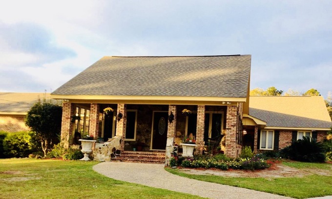 Hattiesburg House | Camellia Hills Estate, a delicious taste of the old south.