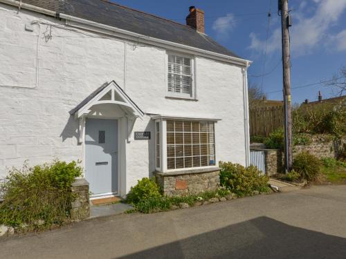 Trelights House | Camelot Cottage