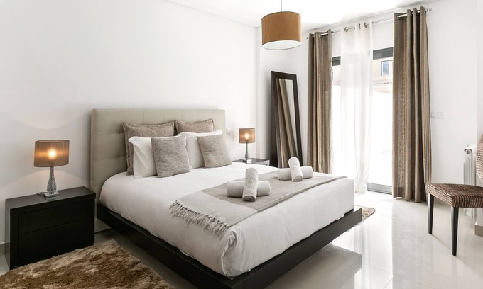Ferrel Apartment | Caminho da Praia - Pool & Beach Area