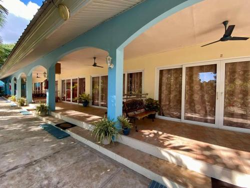 San Francisco Resort | Camotes Seaside Tourist Inn - Camao Resort
