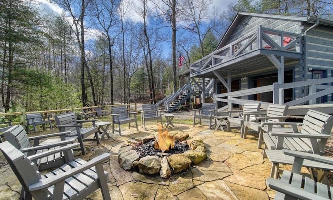 Dial Cabin | Camp Fire Cabin - fire Pit, fireplace, hottub