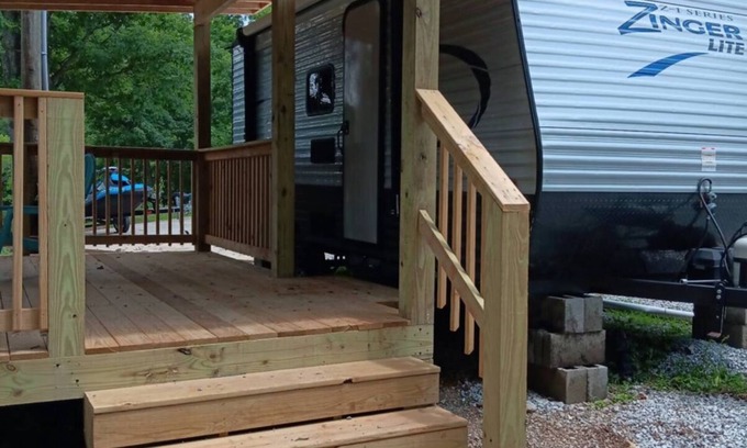 Nancy House | Camper with a view - Perfect for a cozy getaway 2 Min to Lake