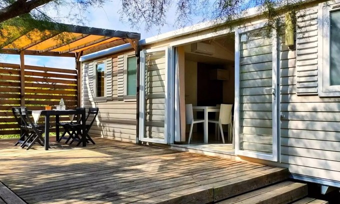 Saint-Mitre-les-Remparts House | Camping Félix de la bastide * - Mobile Home Arizona. Standard 4 rooms 6 people Air-conditioned