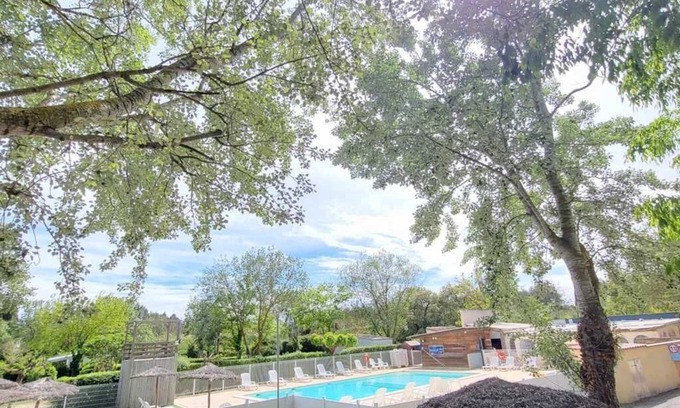 Mirepeisset House | Camping 3 étoiles - Piscine - efcdfc