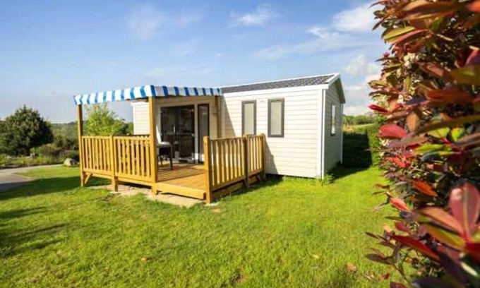 Pouldreuzic House | Camping 3 étoiles - Piscine - eeefie
