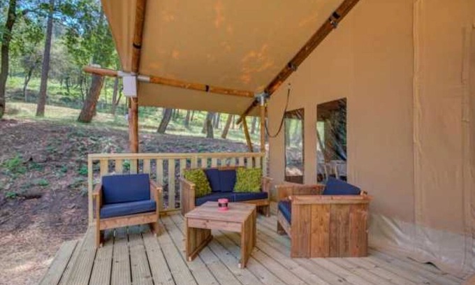 Mondragon House | Camping 3 étoiles - Piscine - eeed0e
