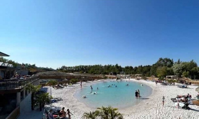 Aubigny-les-Clouzeaux House | Camping 4 étoiles - Piscine - eehice