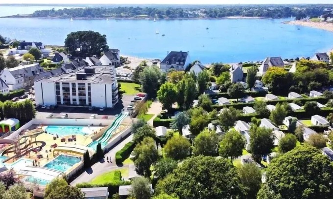 Benodet Ski Chalet | Camping de la Plage* - Chalet for disabled people - 35m² - 2 bedrooms - covered terrace - (chalet designed for people with reduced mobility) - 3 people