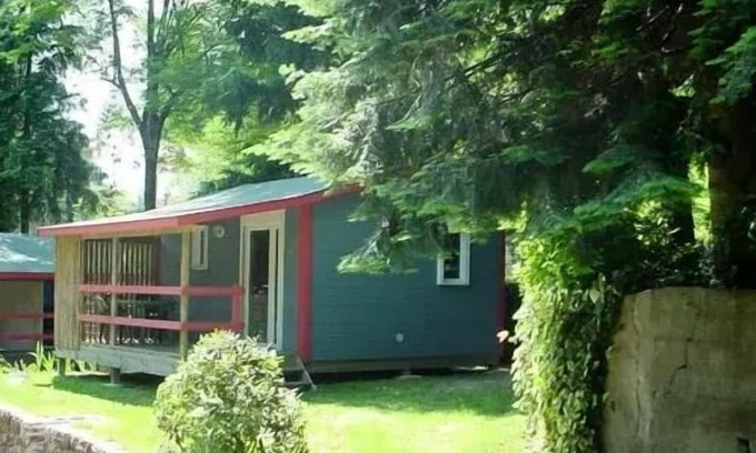 Saint-Jean-du-Gard Cabin | Camping des Sources* - Super Comfort 3 room chalet 5 people Air-conditioned