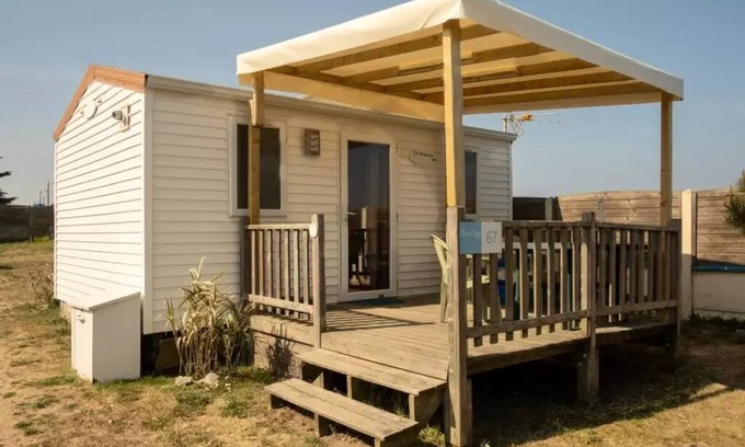 Saint-Michel-Chef-Chef House | Camping du Bord de Mer * - Mobil home Eco 2 bedrooms + terrace - economical 3 people