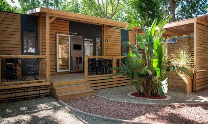 Villeneuve-les-Beziers House | Camping 4 étoiles - Piscine - ccaffch