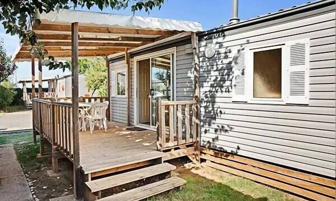 Castelnau-de-Montmiral House | Camping Le Chêne Vert* - Mobile home Comfort 4 rooms 6 people