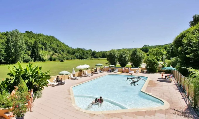 Marcillac-Saint-Quentin House | Camping Le Pont de Mazerat **** - Safari tent 35m² 5 people