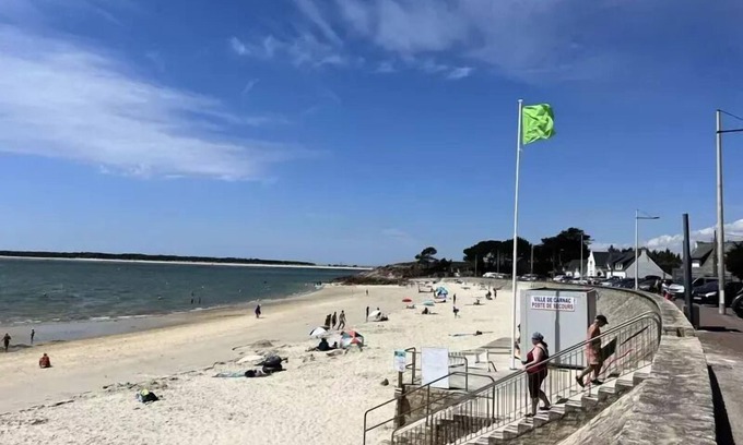 Carnac RV Rental | Camping Les Bruyères* - Cabin on stilts Ecologe 3 Rooms 5 People