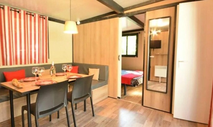Saint-Jeannet Ski Chalet | Camping Les Cent Chênes**** - Cozy 3-room chalet for 5 people