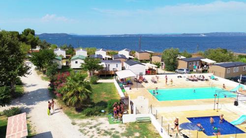 Saint-Mitre-les-Remparts Other | Camping Tikayan Félix de la Bastide