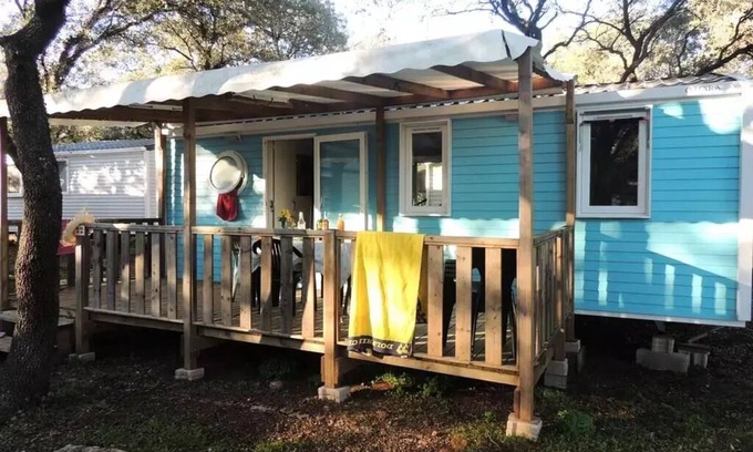 Boisseron House | Campsite Domaine de Gajan * - Mobile home Comfort TRIBU 32m2 CLIMATE (3 bedrooms) - covered terrace TV INCLUSE arv/departure Saturday 6 people