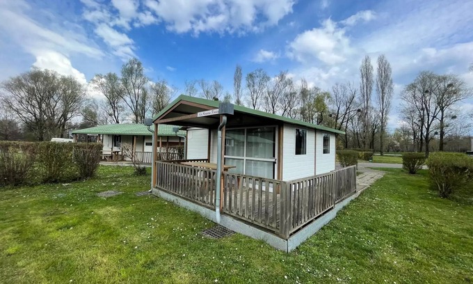 Vaivre-et-Montoille House | Campsite Seasonova Vesoul * - HLL 1 PMR ROOM - 3 people 3 people