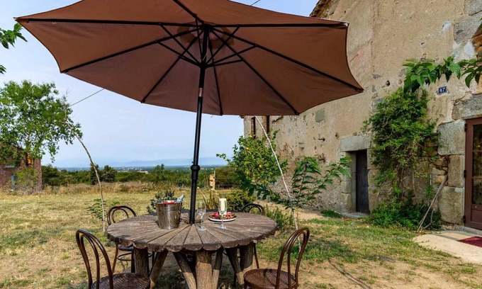 Veinat de Penedes House | Can Camós - Country house close to the Costa Brava