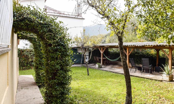 Besalu House | Can Camps Besalú - Casa planta baja con jardín