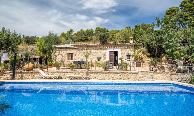 Selva House | CAN PULIT - finca romántica para 2 con piscina y vistas en Selva Mallorca