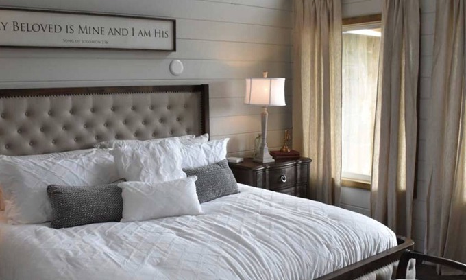 Eureka Springs Resort | Can U Canoe Suite 115