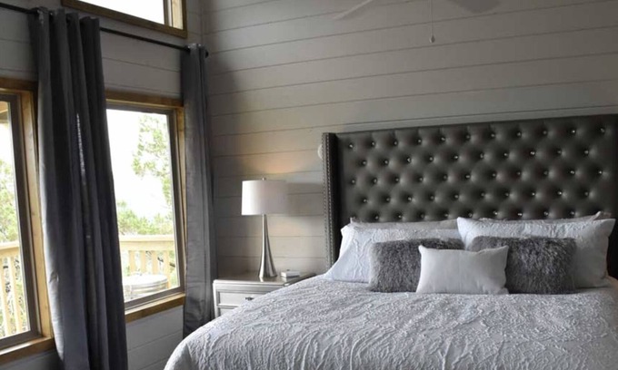 Eureka Springs Resort | Can U Canoe Suite 116