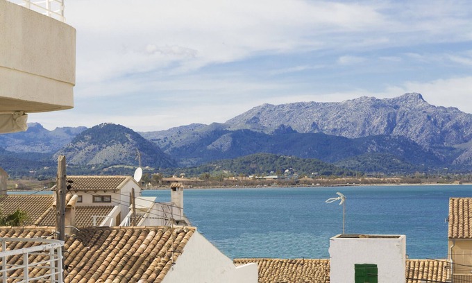 es Bacares Ski Chalet | Can Xim 080 fantastic house close to the beach, with terrace, garden, barbecue and WiFi.