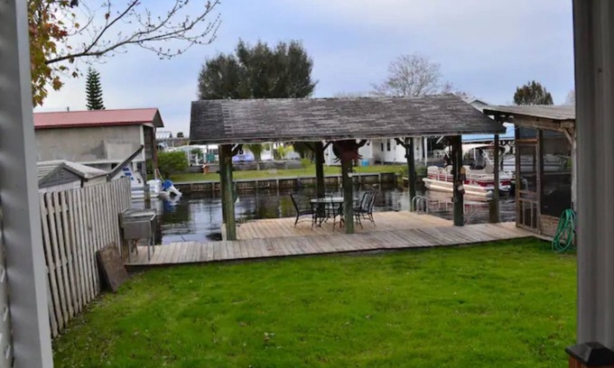 Welaka House | Canal access to the St. Johns River. Private boat dock. Parking for trailer