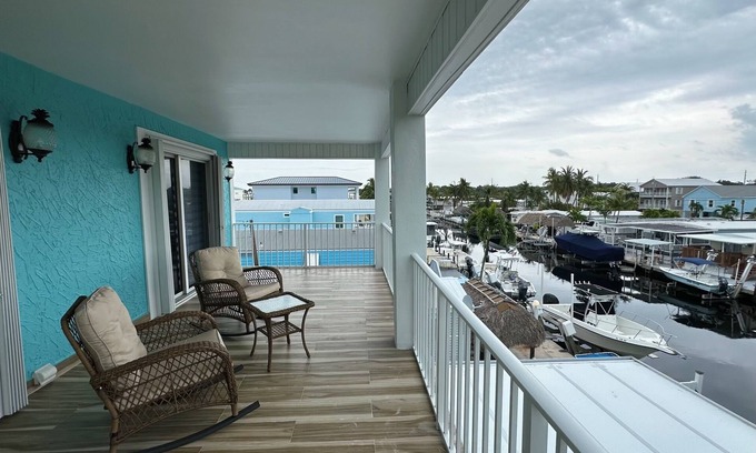 Twin Lakes House | CANAL FRONT HOME WITH DOCK FOR YOUR BOAT. CENTRALLY LOCATED IN KEY LARGO
