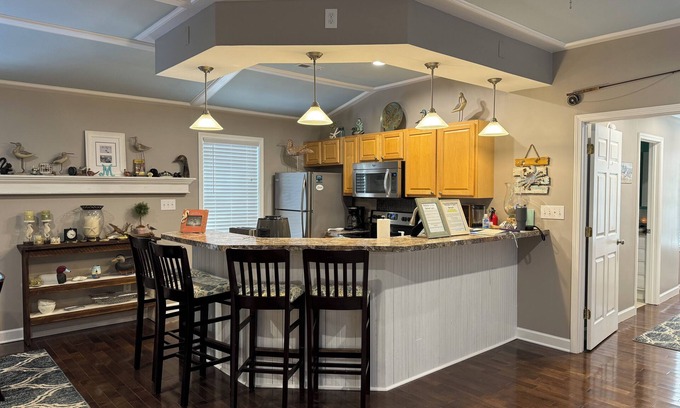 Morehead City Apartment | Canal Retreat -Full apartment – 15 minutes to Beaufort – 12 minutes to Havelock