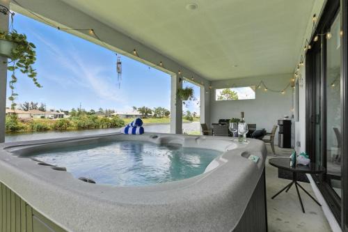 Mariner House | Canal's Breeze