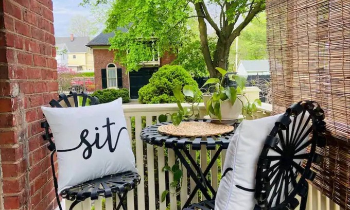 Canandaigua Bed & Breakfast | Canandaigua Main St Private Entrance Guest Suite