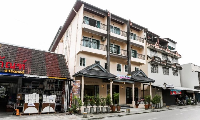 Chang Moi Hotel | Canary House Rachawong คานารี่ เฮ้าส์ ราชวงศ์