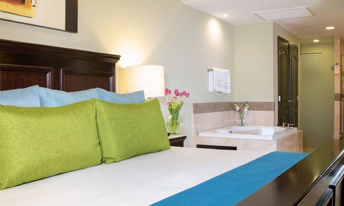 Punta Sam Resort | Cancun 2 BR, 3 Bath. Luxurious comfort & amazing food, amenities & services!