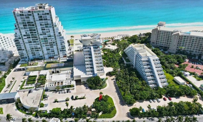 Zona Hotelera Resort | Cancun All Inclusive Condo