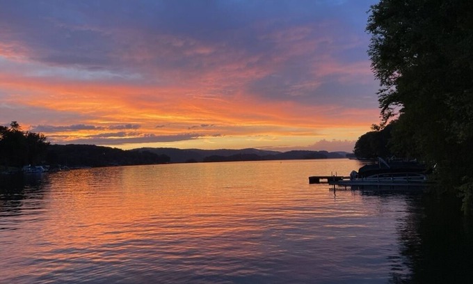 Danbury House | Candlewood Lake house rental, Lattins Cove, Danbury